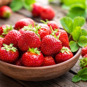Peinture sur toile Un Bol De Fraises – Image 1