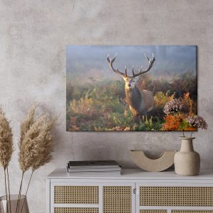 Peinture sur toile Un Cerf Impressionnant Parmi La Végétation Forestière – Image 3