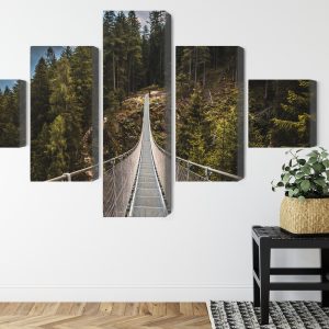 Peinture en plusieurs parties Pont Suspendu Dans Une Forêt De Montagne 3D – Image 8